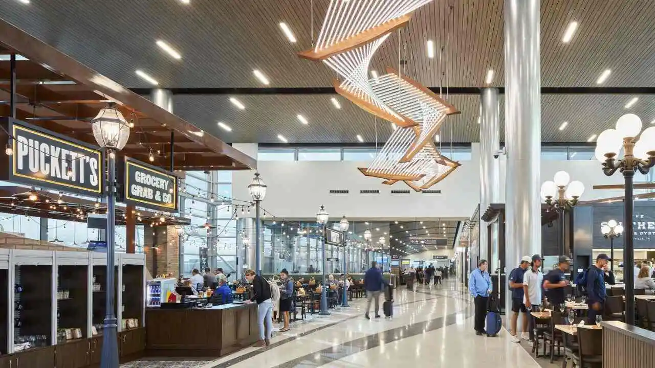 Food outlets in Concourse D at Nashville International Airport (BNA)