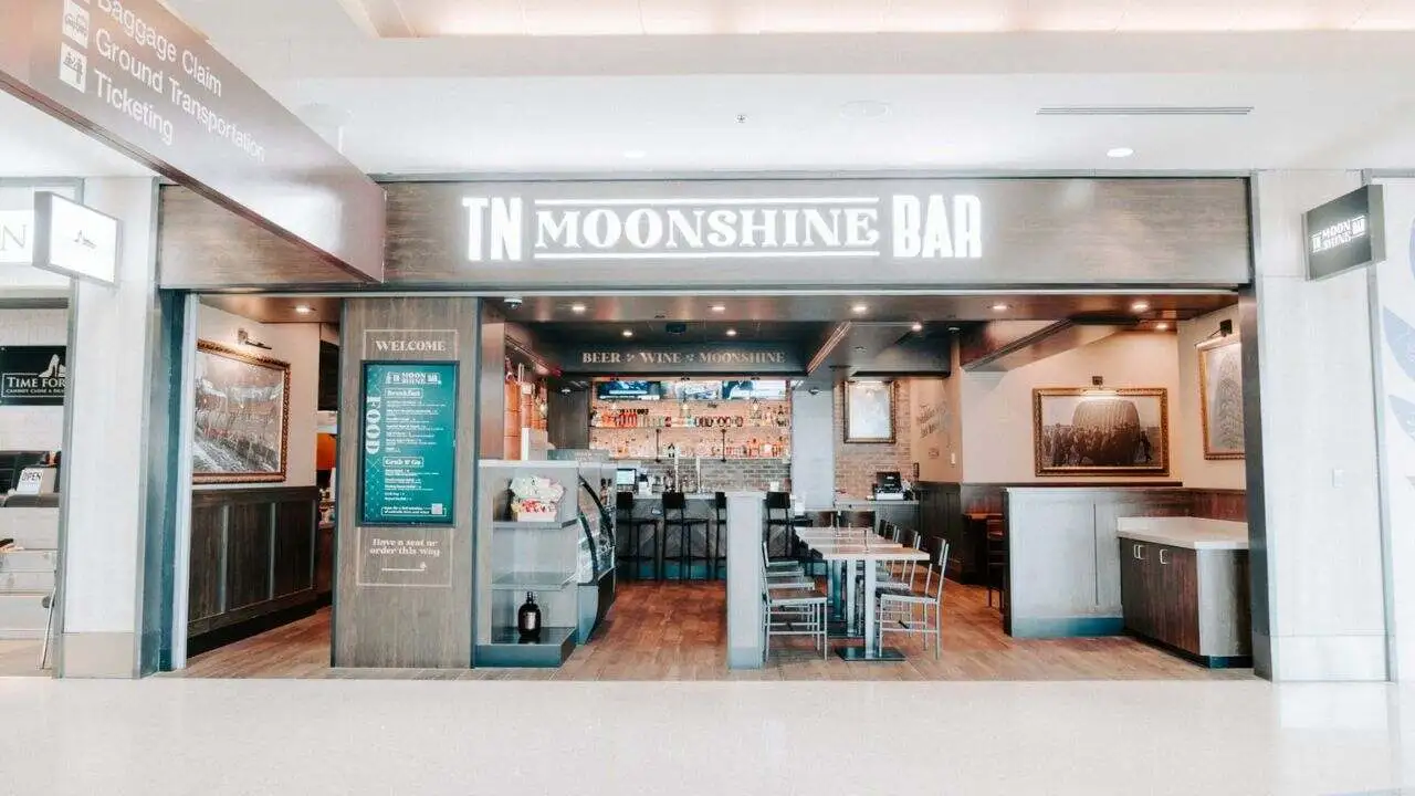Tn Moonshine Bar at Nashville International Airport (BNA)